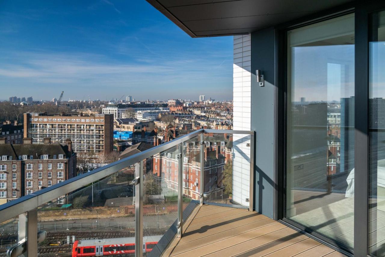 Modern Family Home Close To Victoria Station By Underthedoormat London Bagian luar foto