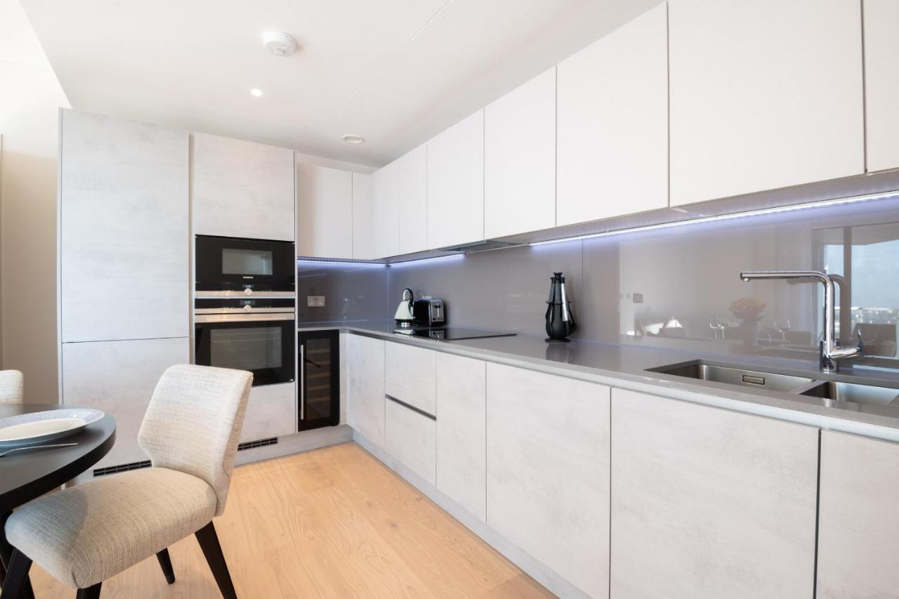 Modern Family Home Close To Victoria Station By Underthedoormat London Bagian luar foto